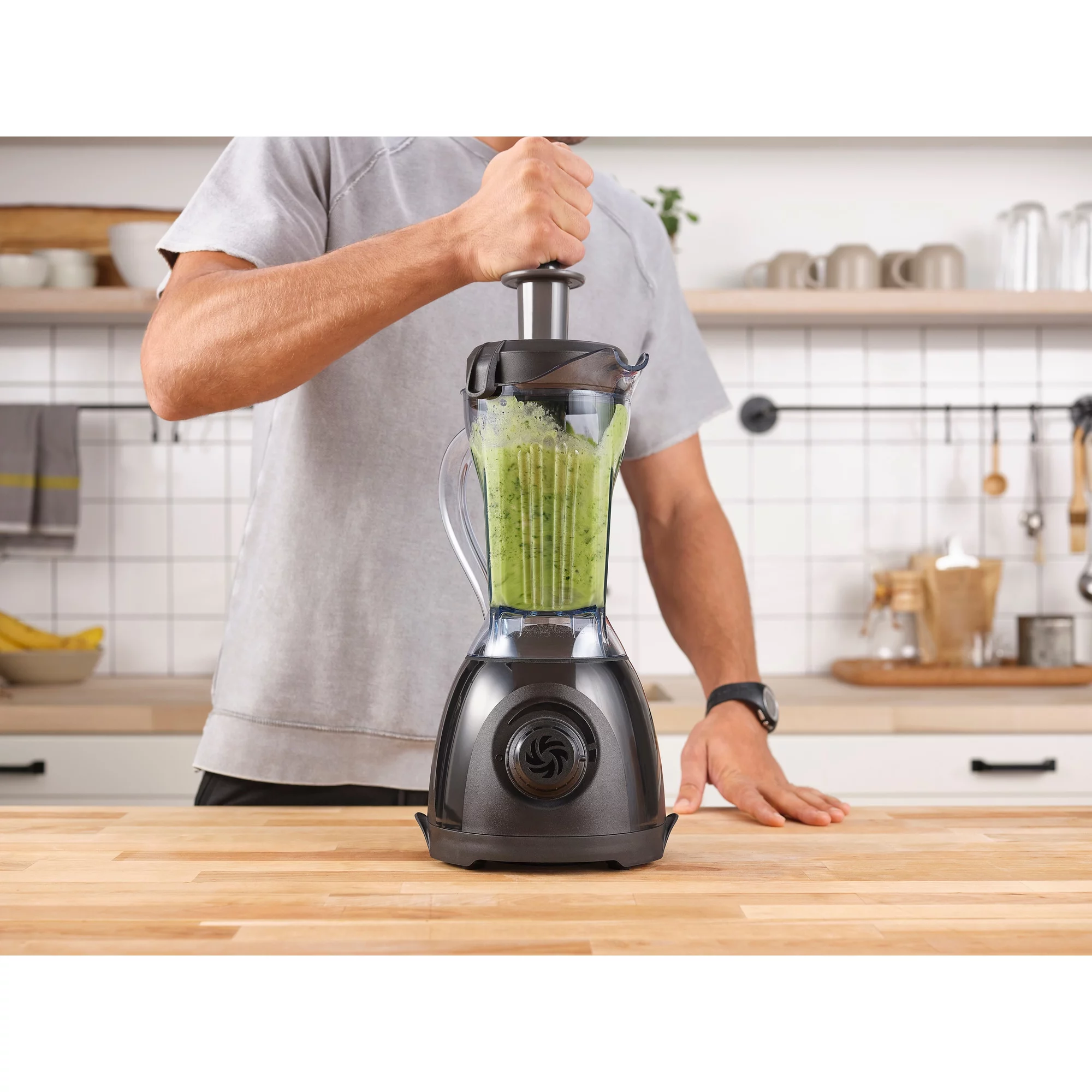 Vitamix ONE blender grinding nuts and seeds